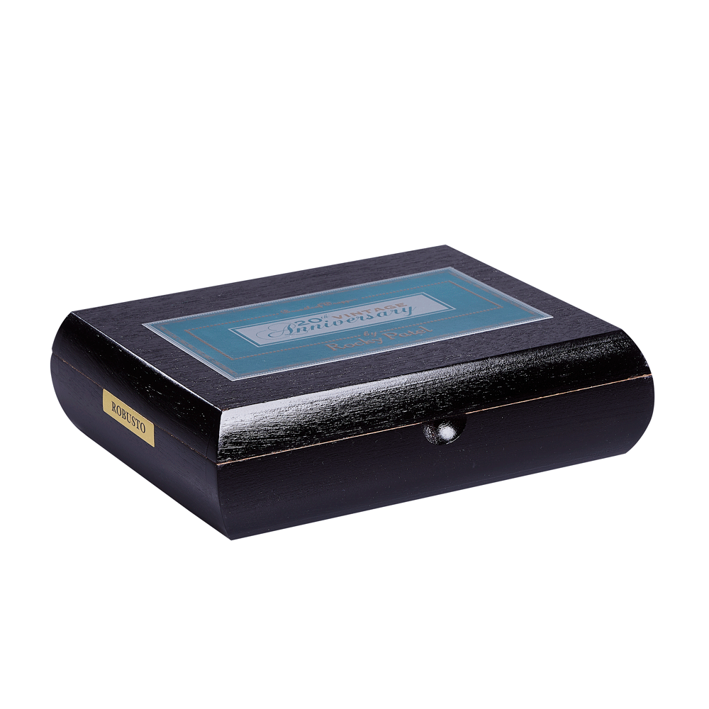 Rocky Patel Vintage 20th Anniversary | Robusto | Box of 15
            
                
                    
                         + 10 Cigars