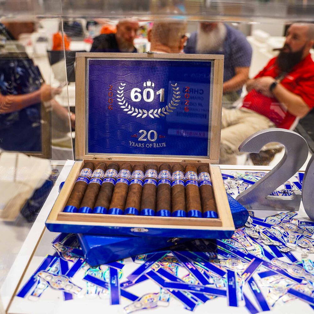601 Blue Label Maduro 20th Anniversary Toro Grande / 6.25 x 56 Box of 10
