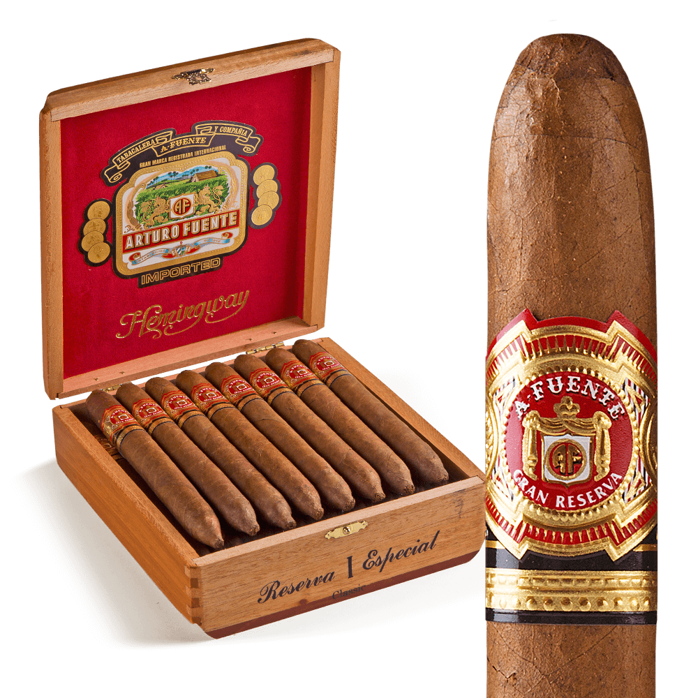 Arturo Fuente Hemingway Classic / 7 x 48 Cedar Chest of 25