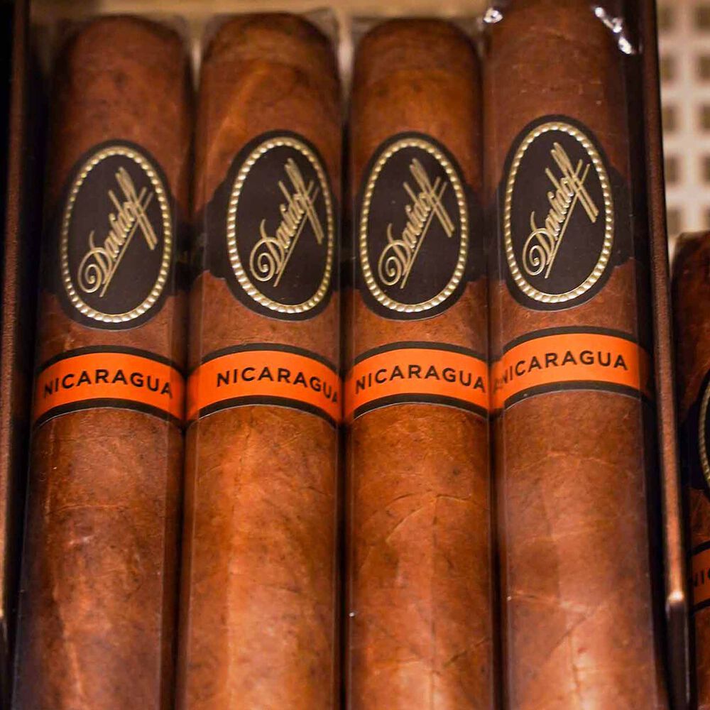 Davidoff Nicaragua Series Robusto Cello / 5 x 50 Box of 12