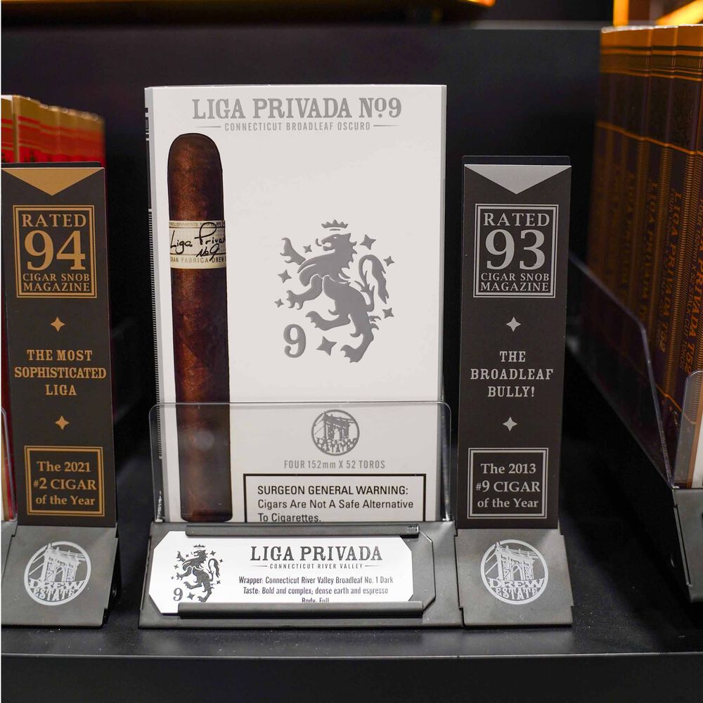 Liga Privada No. 9 Toro Petaca 6/4ct / 6 x 52 Box of 24