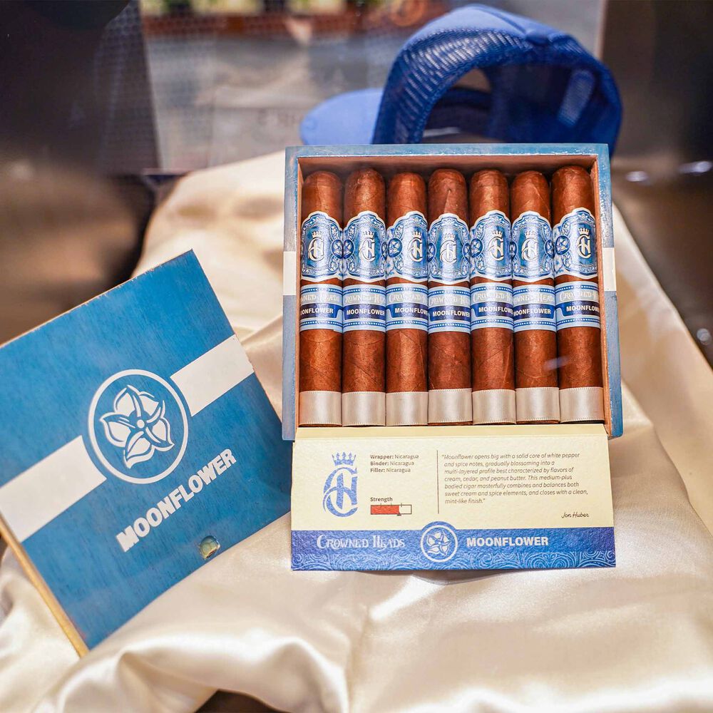 Crowned Heads Moonflower Robusto / 5 x 52 Box of 21