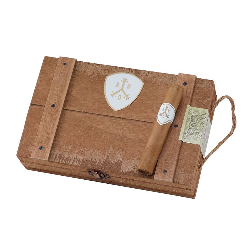 ADVentura Royal Return Queen's Pearl Robusto Natural | Robusto | Box of 20
