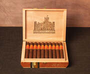 Foundation Highclere Castle Victorian Corona | Box of 20