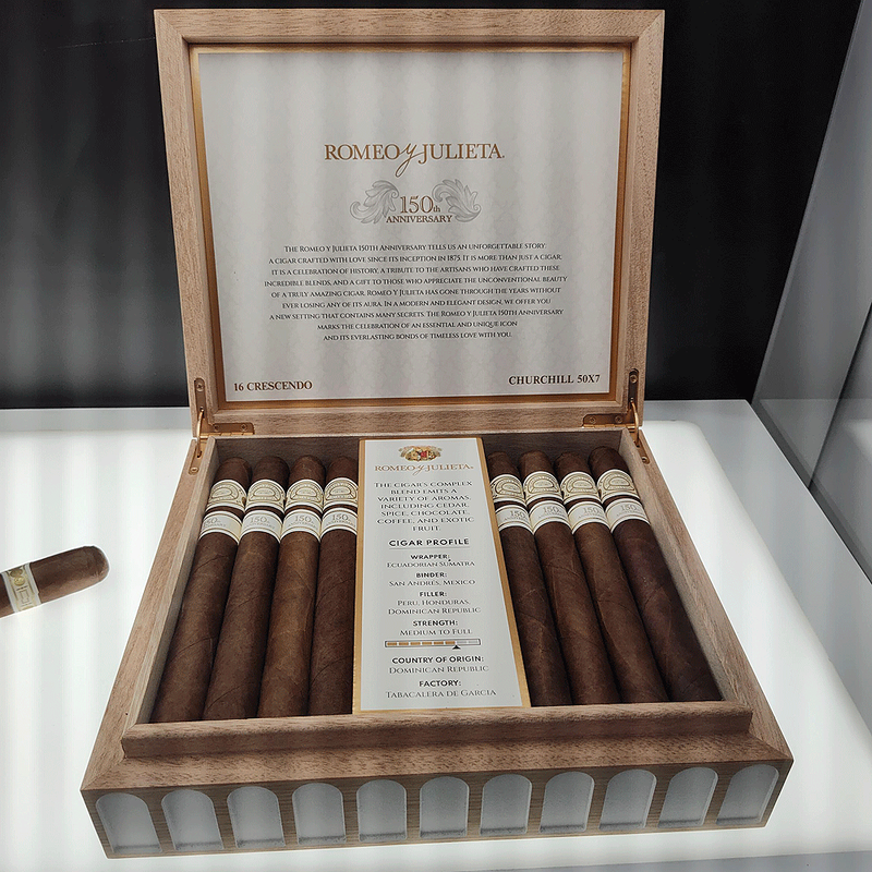 Romeo y Julieta 150th Anniversary Box of 16