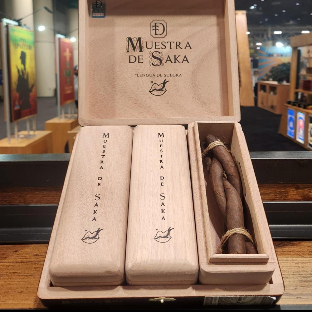 Dunbarton Tobacco & Trust Muestra De Saka Lengua de Suegra Y2026 - Culebra (Box of 3)