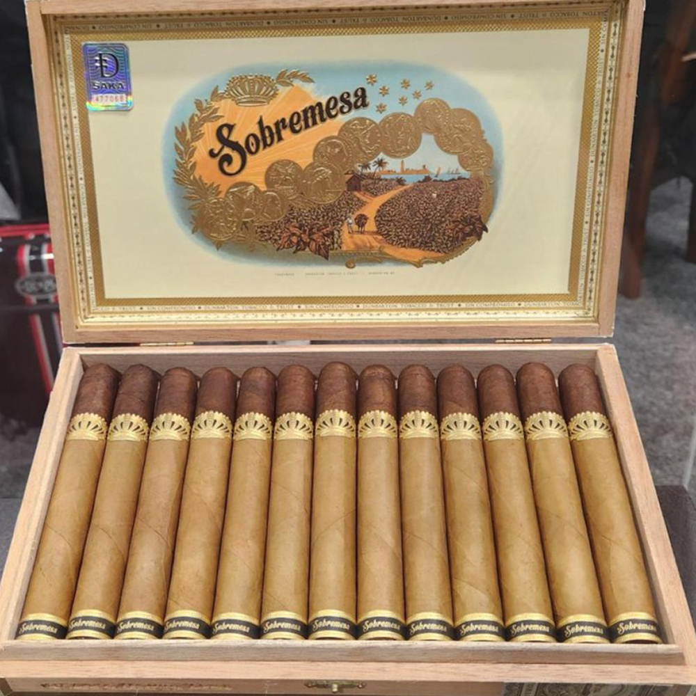 Dunbarton Tobacco & Trust Sobremesa Tapa Negra - Toro (Box of 13)