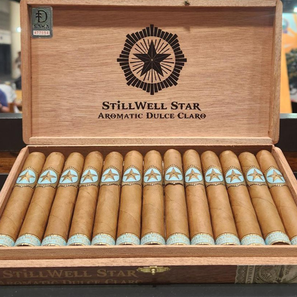 Dunbarton Tobacco & Trust StillWell Star Aromatic Dulce Claro - Robusto (Pack of 5)