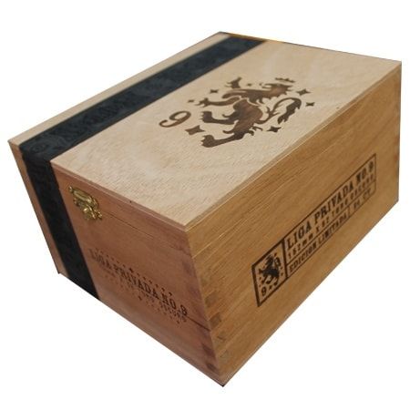 Liga Privada No 9 Robusto - Box of 24