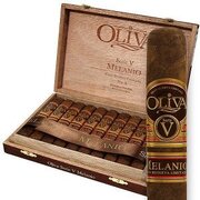 Oliva Serie V Melanio Petite Corona No. 4 | Petit Corona | Box of 10