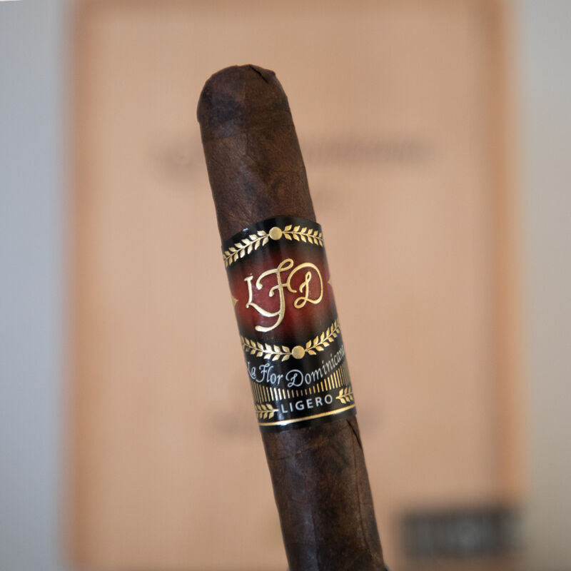 La Flor Dominicana Ligero Cabinet - TCFKA M [Mysterio] (Box of 5)
