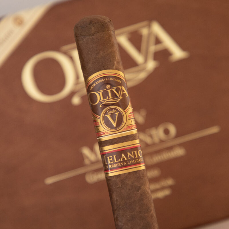 Oliva Serie 'V' Melanio - Toro (Single)