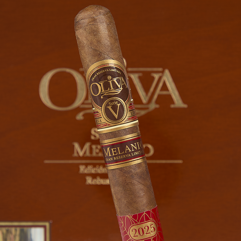 Oliva Serie V Melanio Edición Año 2025 - Robusto Extra (Box of 10)