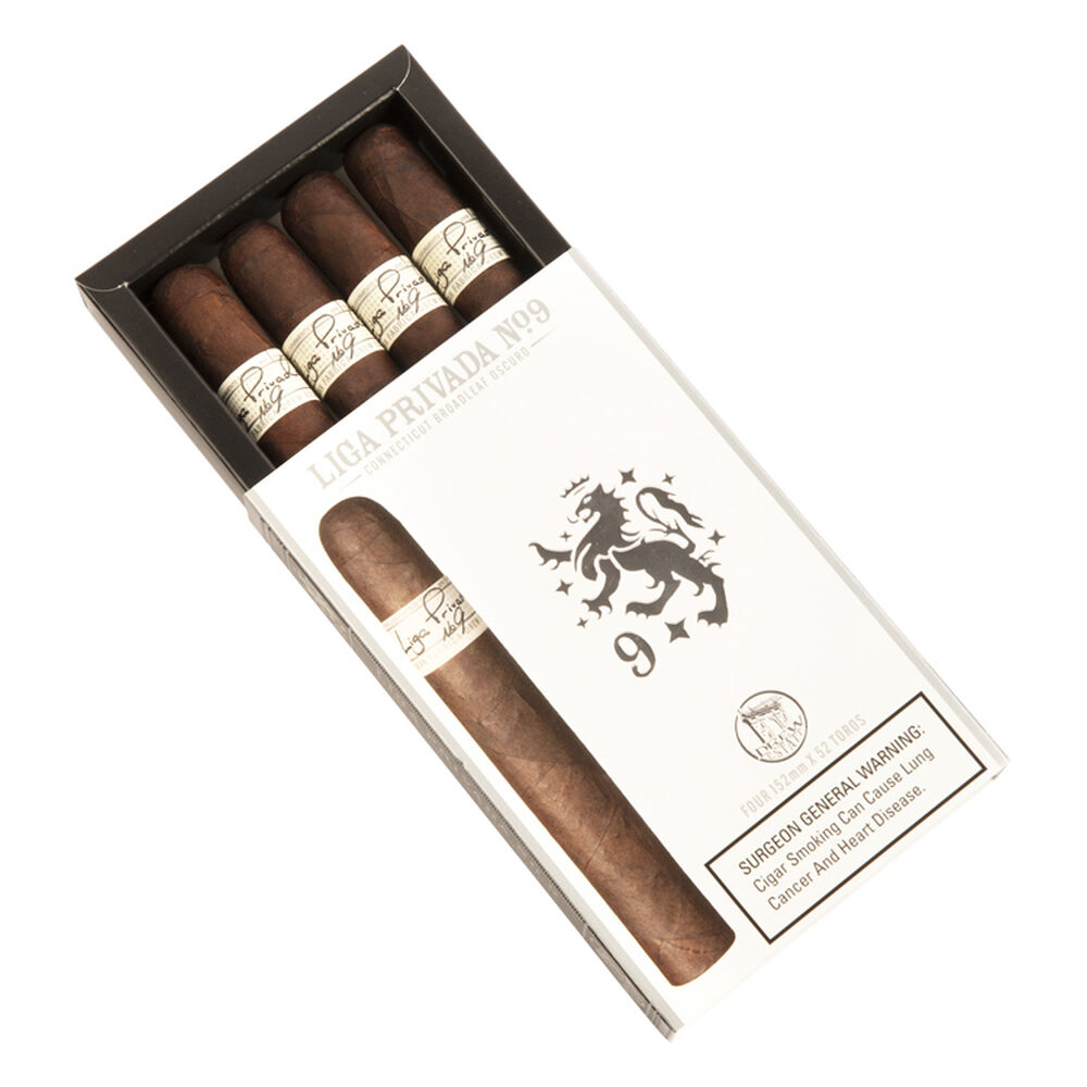 Liga Privada No. 9 | Toro Petaca 4ct | Default